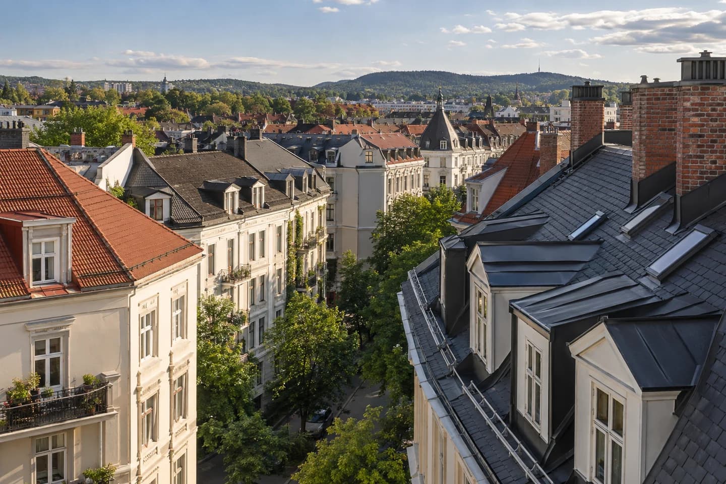 Illustrasjon: Tak over klassiske bygårder inspirert av Frogner