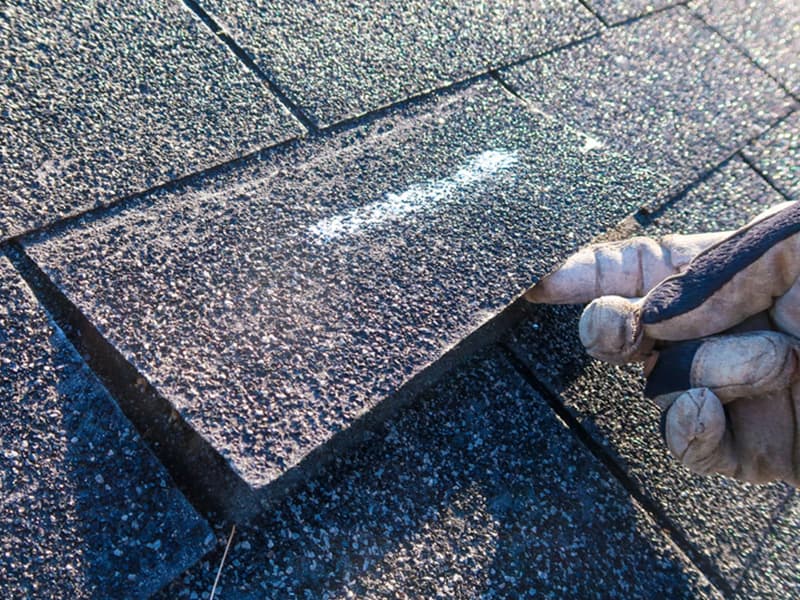 Taklekkasje – årsaker, løsninger og kostnader